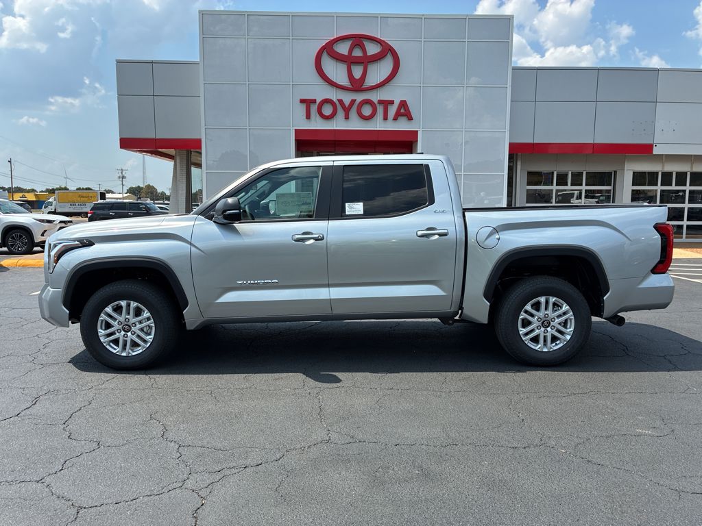 2026 Toyota Tundra SR5 photo 1