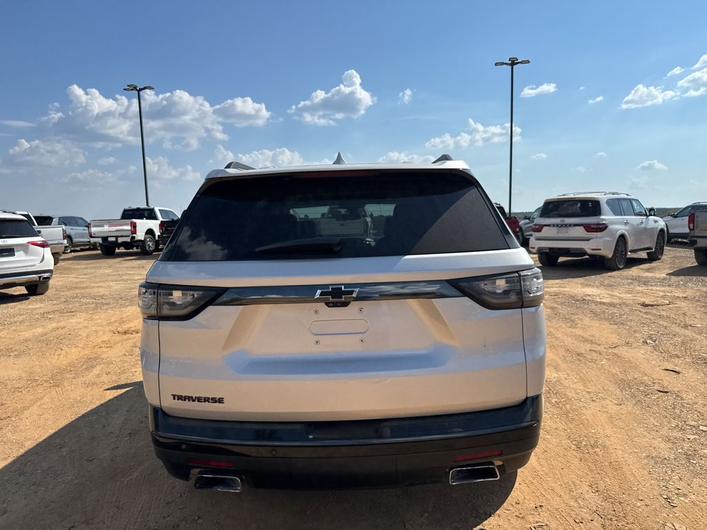 2021 Chevrolet Traverse Premier photo 6