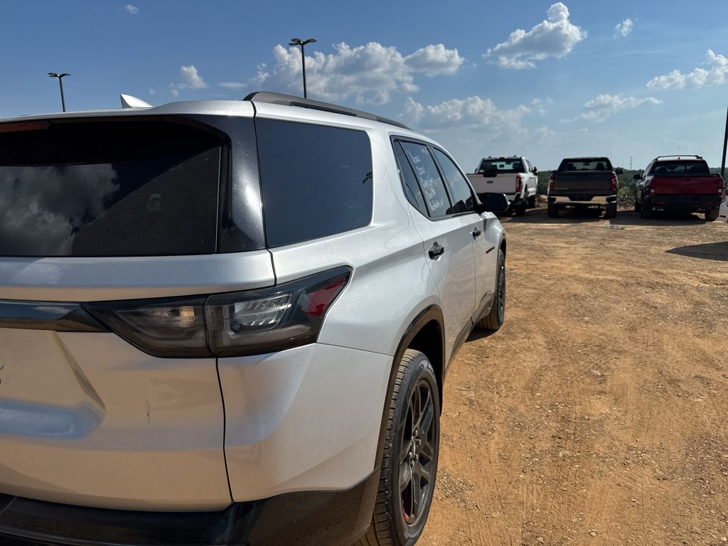 2021 Chevrolet Traverse Premier photo 5