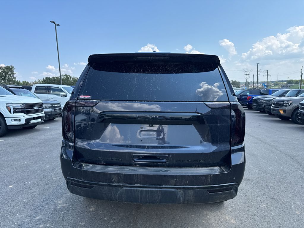 2024 GMC Yukon Denali photo 6