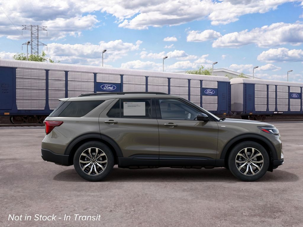 2027 Ford Explorer ST-Line photo 5