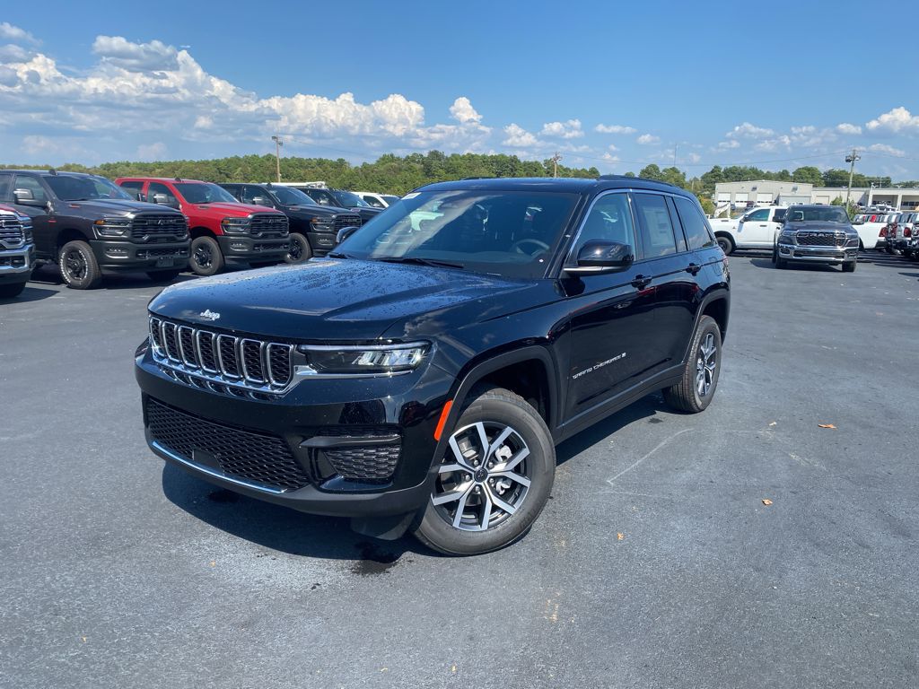 2027 Jeep Grand Cherokee Laredo X photo 1