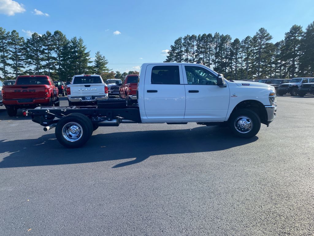 2026 Ram 3500 Chassis Tradesman photo 4