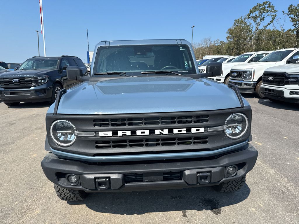 2024 Ford Bronco Black Diamond photo 2
