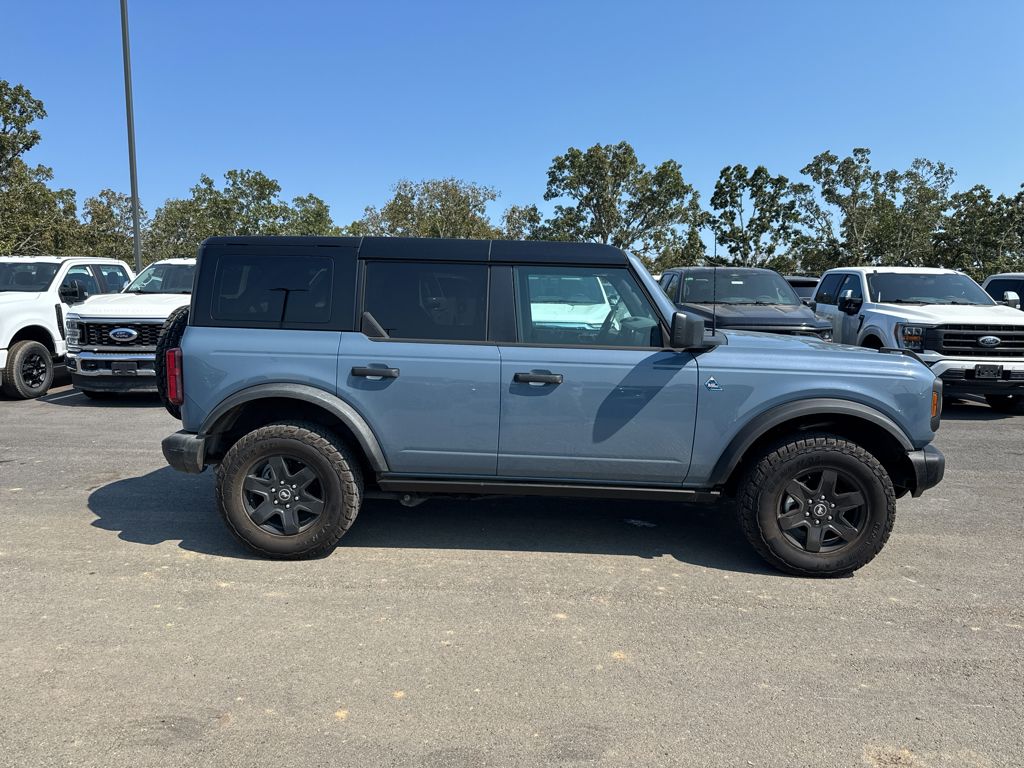 2024 Ford Bronco Black Diamond photo 4