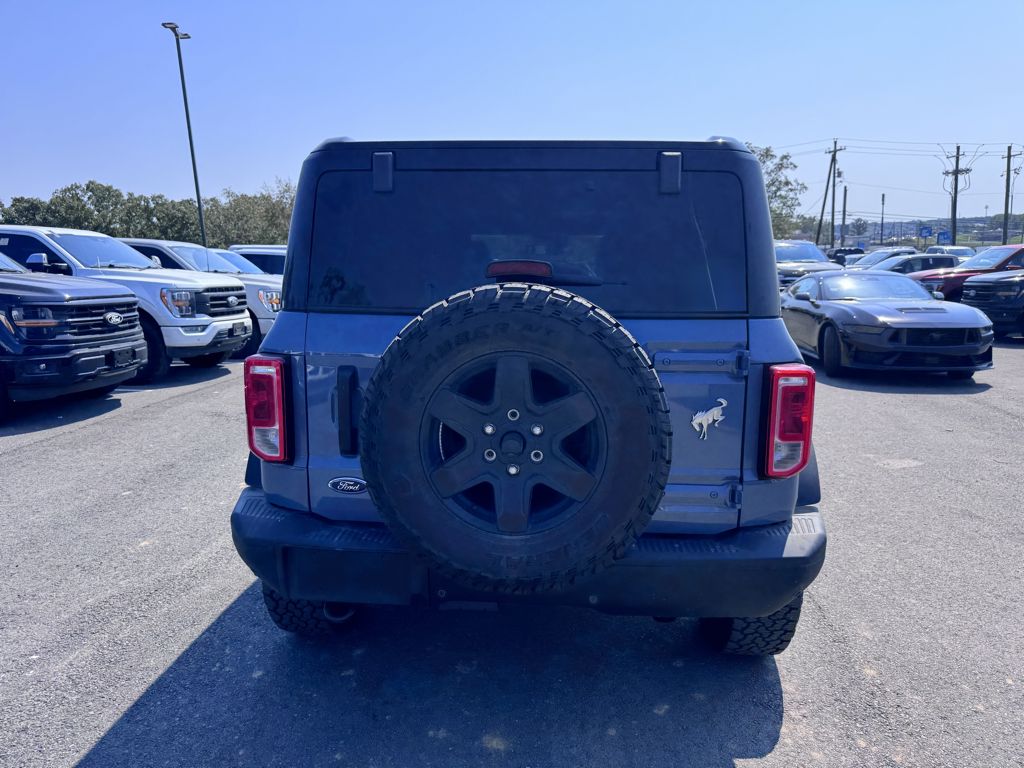 2024 Ford Bronco Black Diamond photo 6