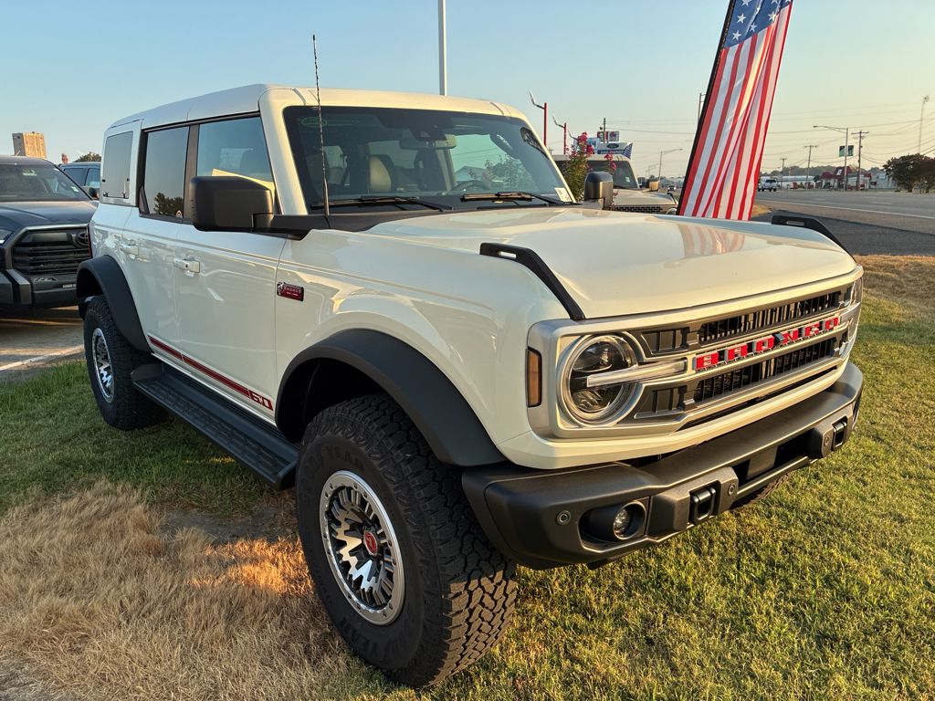 2026 Ford Bronco Outer Banks photo 3