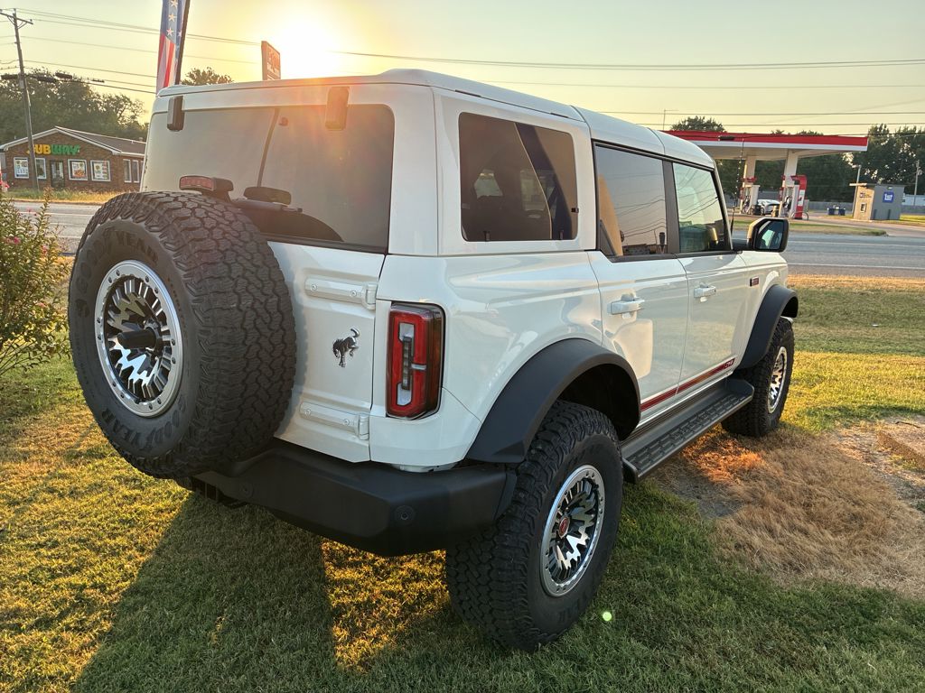 2026 Ford Bronco Outer Banks photo 5