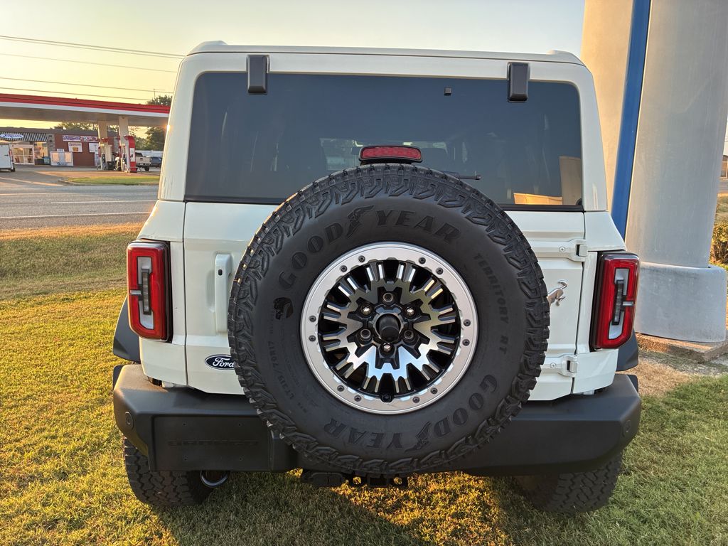 2026 Ford Bronco Outer Banks photo 6