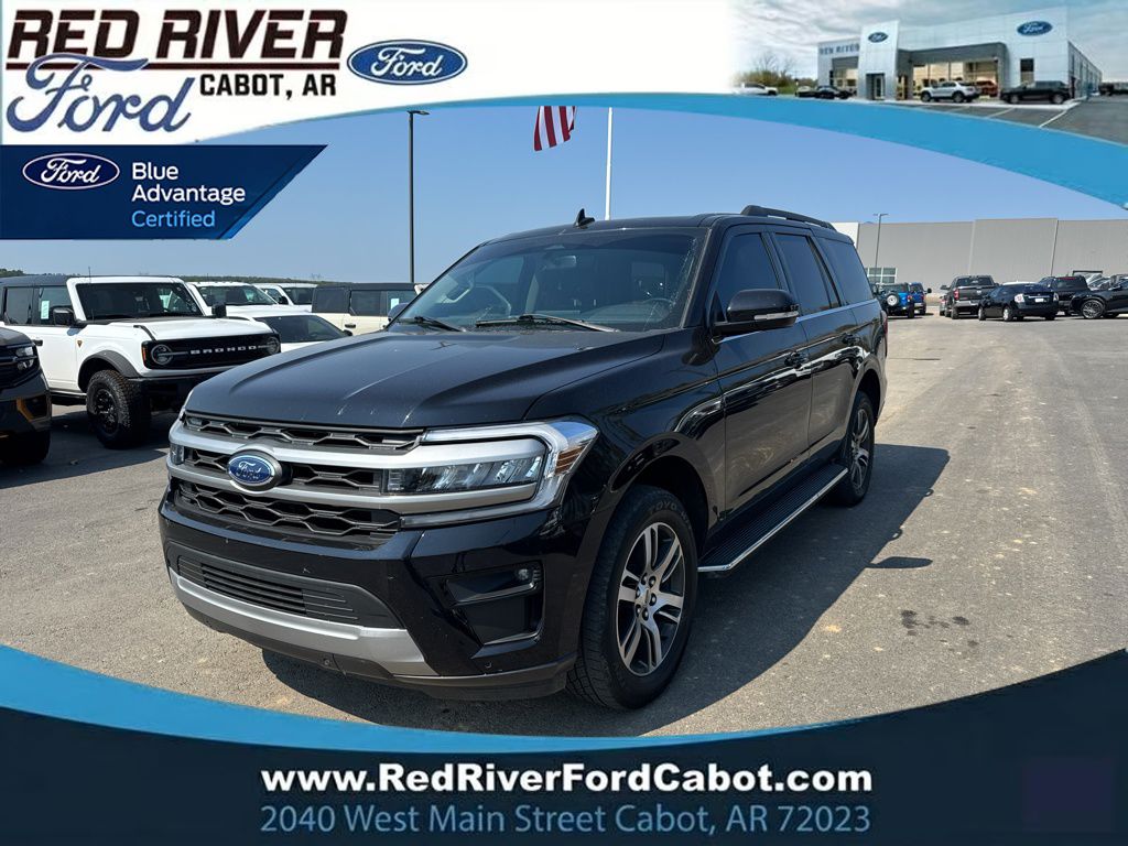 2023 Ford Expedition XLT photo 1