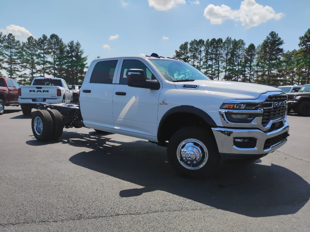 2026 Ram 3500 Chassis Tradesman photo 3