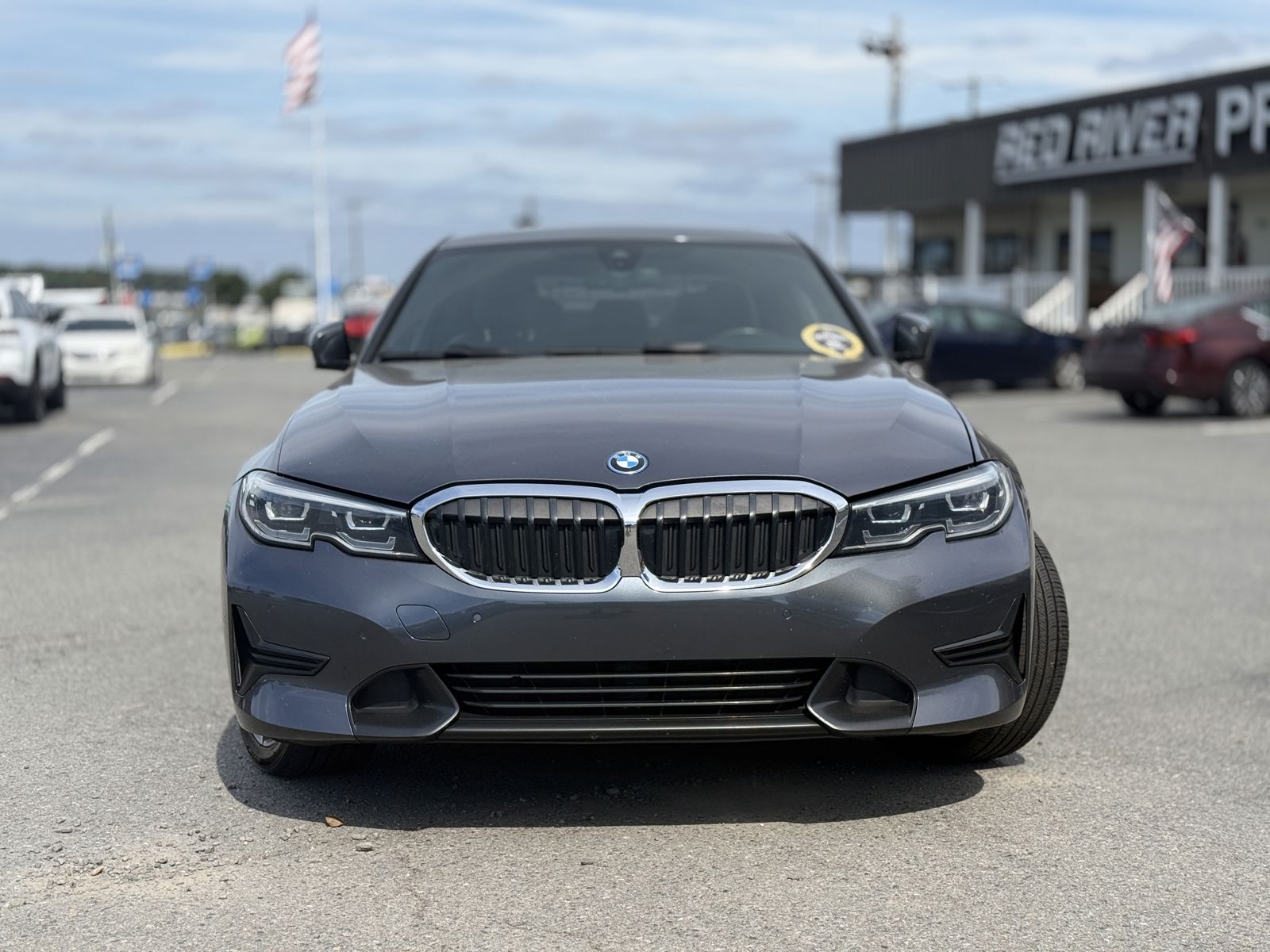2022 BMW 3 series 330e xDrive photo 2