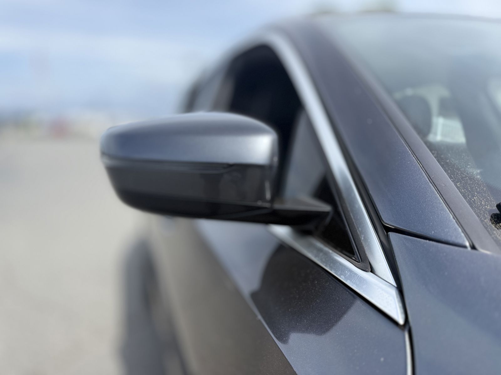 2022 BMW 3 series 330e xDrive photo 6