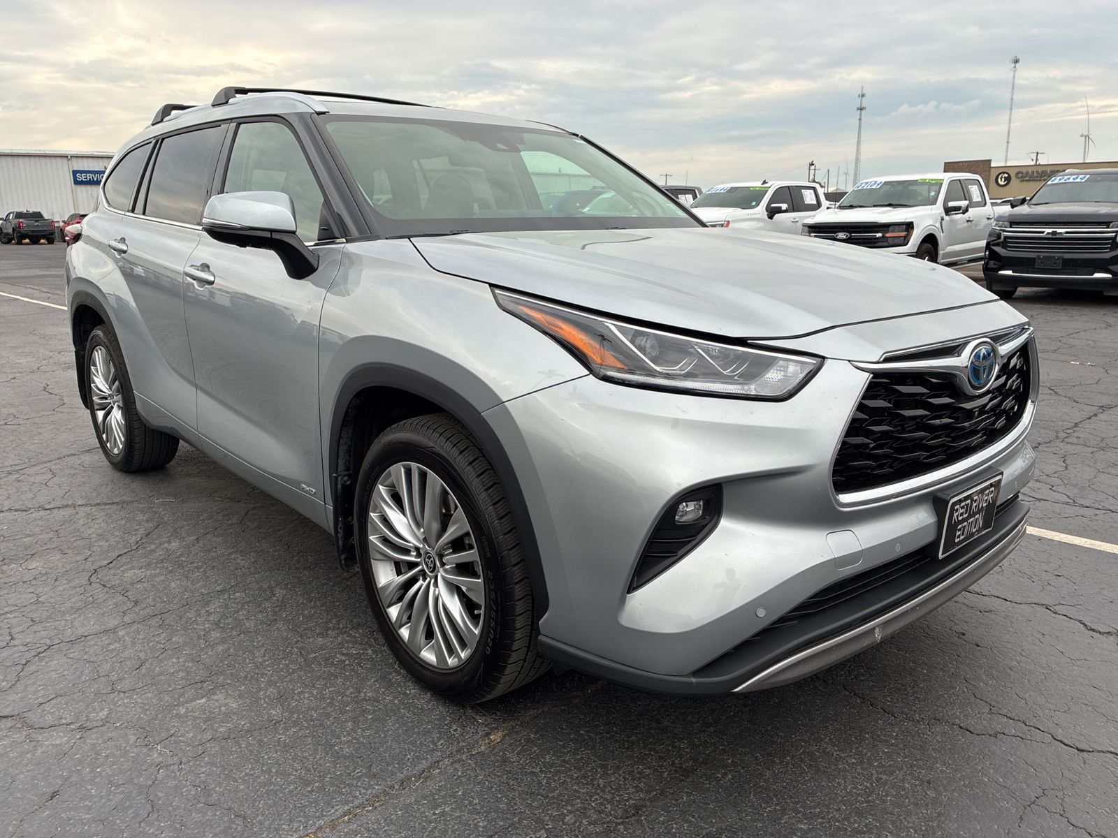 2024 Toyota Highlander Hybrid Hybrid Platinum photo 3