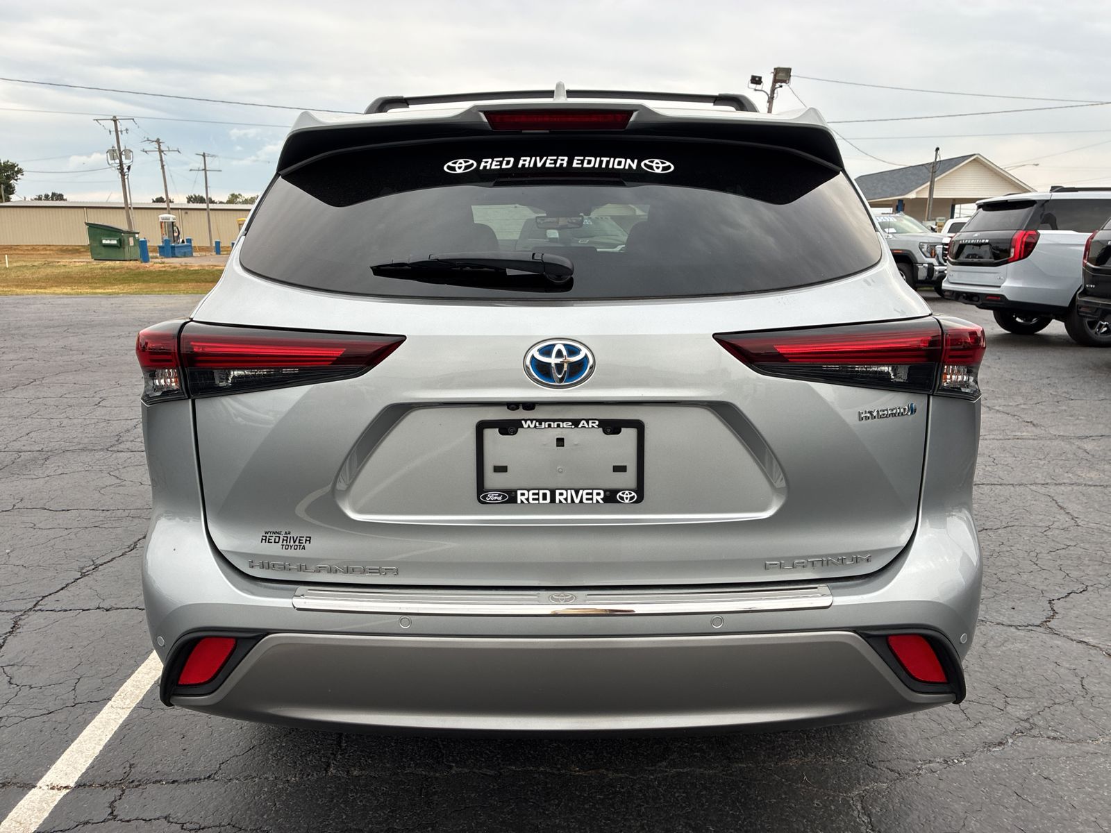 2024 Toyota Highlander Hybrid Hybrid Platinum photo 6