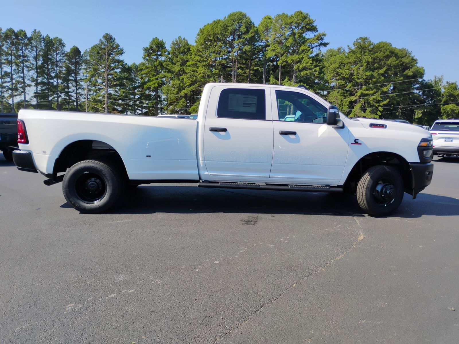 2027 Ram 3500 Tradesman photo 4