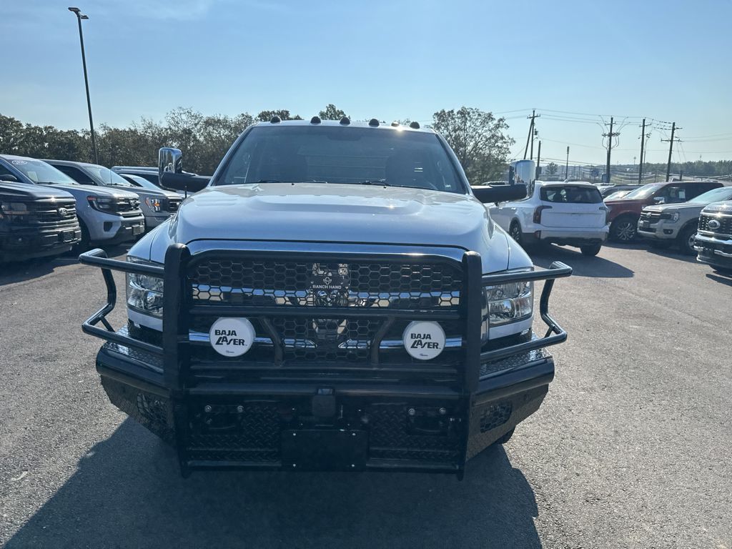 2018 Ram 3500 Chassis Tradesman photo 2