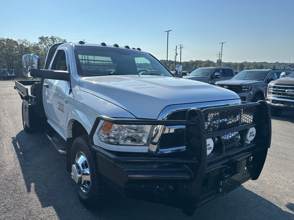 2018 Ram 3500 Chassis Tradesman photo 3