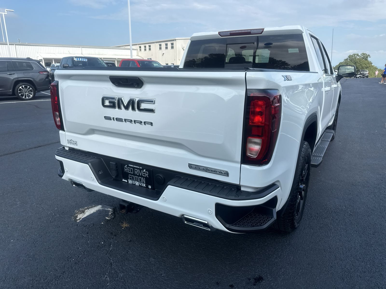 2024 GMC Sierra Elevation photo 5