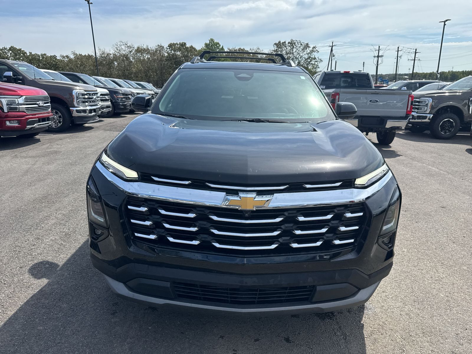 2025 Chevrolet Equinox FWD LT photo 2