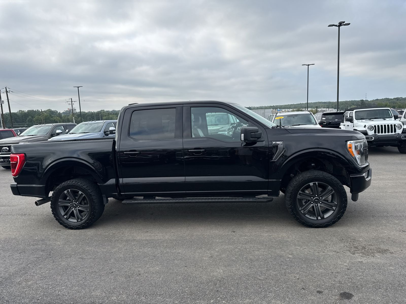 2023 Ford F-150 XLT photo 5