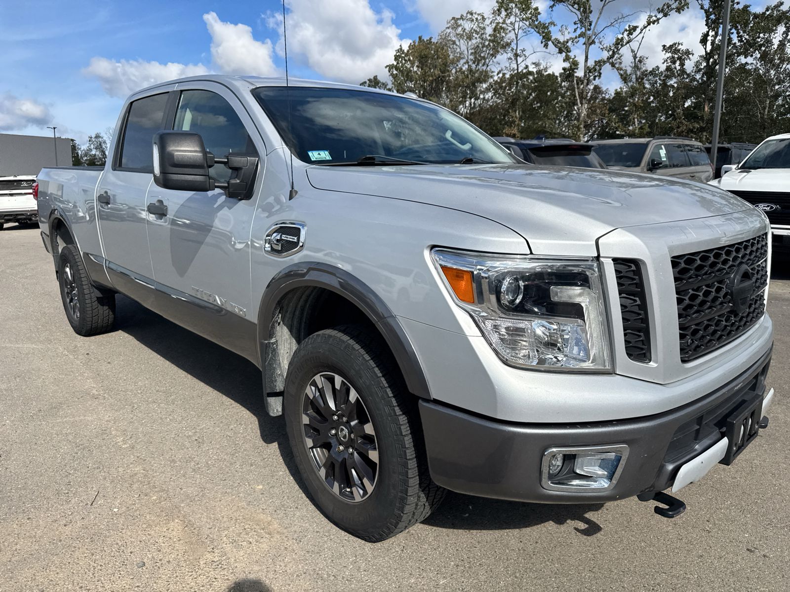 2018 Nissan Titan XD PRO-4X photo 4