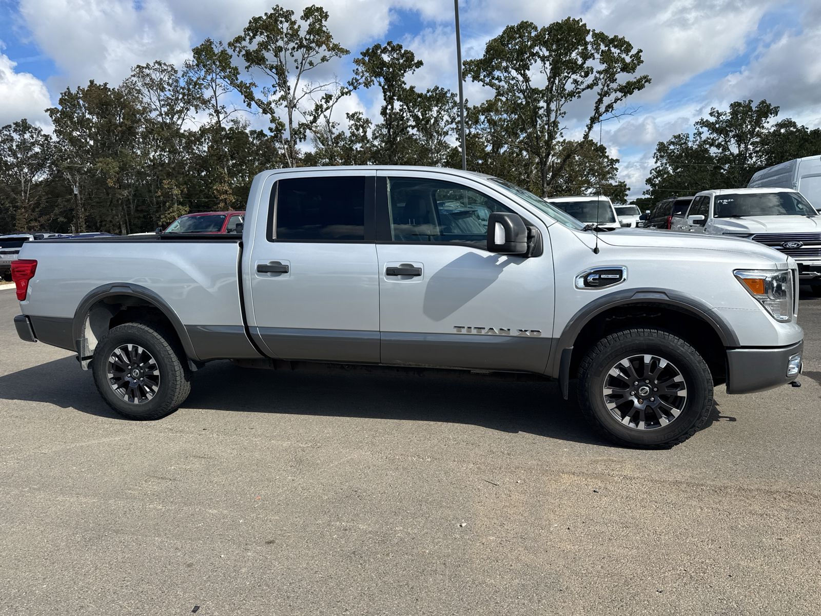2018 Nissan Titan XD PRO-4X photo 6