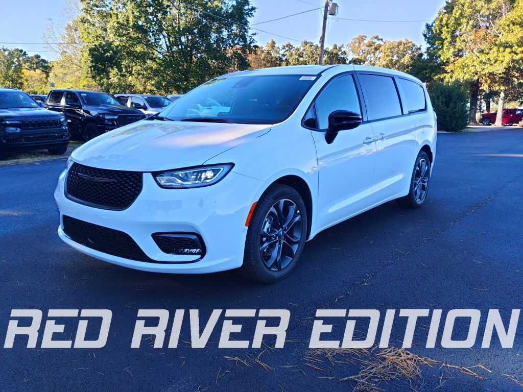 2026 Chrysler Pacifica Select photo