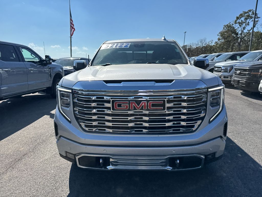 2022 GMC Sierra Denali photo 2