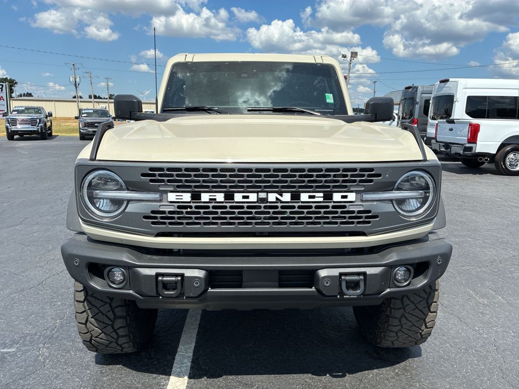 2026 Ford Bronco Badlands photo 2