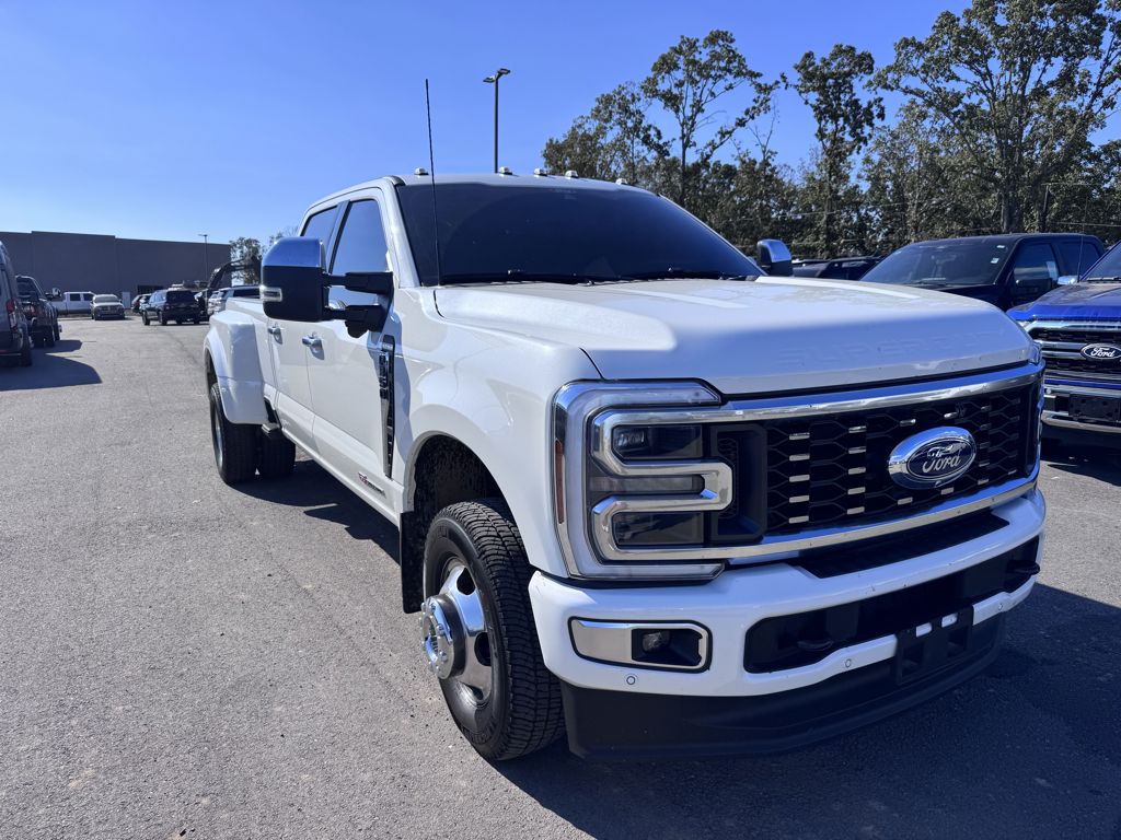 2026 Ford F-350 Platinum photo 3