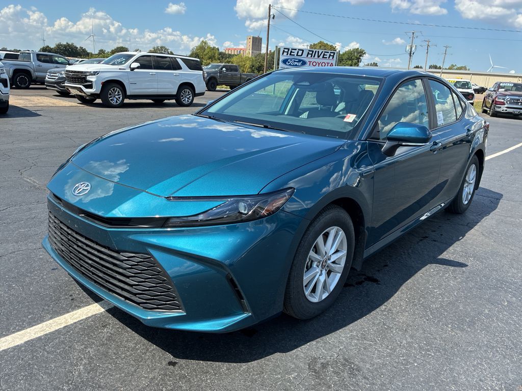 2026 Toyota Camry Hybrid LE photo 1