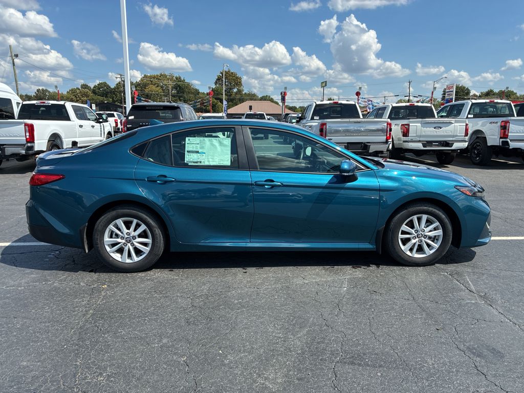 2026 Toyota Camry Hybrid LE photo 4