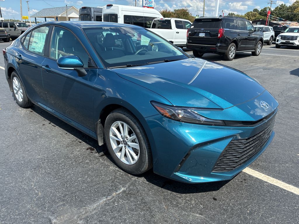 2026 Toyota Camry Hybrid LE photo 3