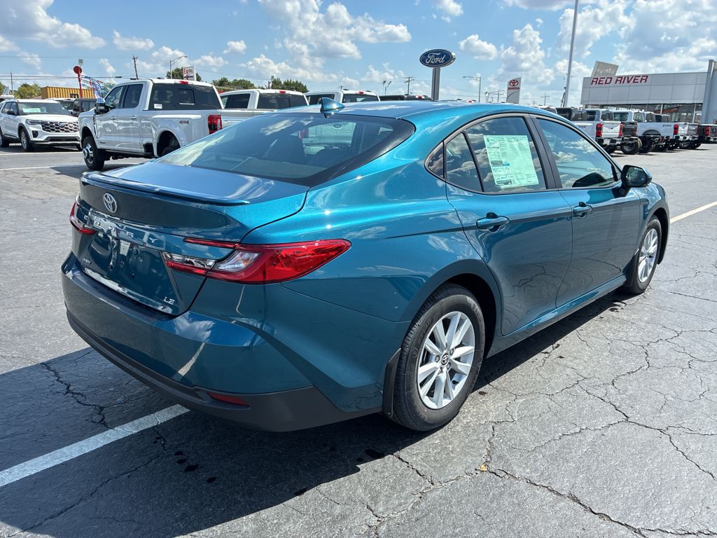 2026 Toyota Camry Hybrid LE photo 5