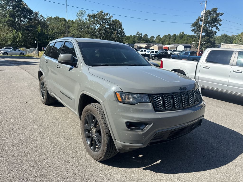 2020 Jeep Grand Cherokee Altitude photo 2