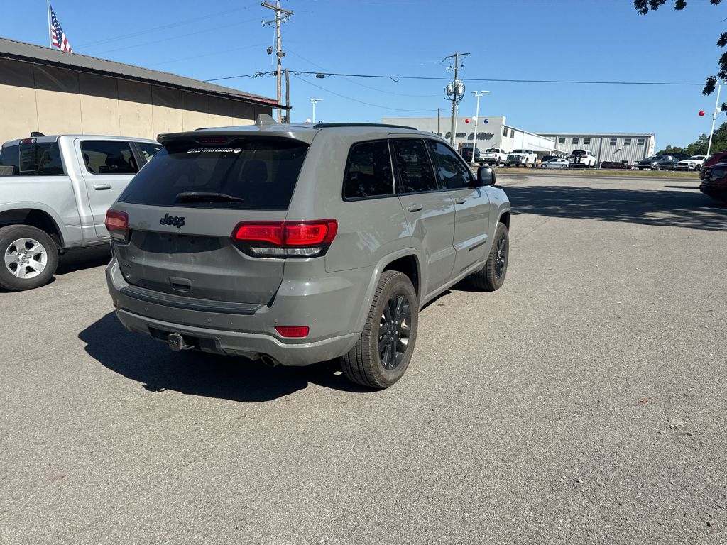 2020 Jeep Grand Cherokee Altitude photo 3