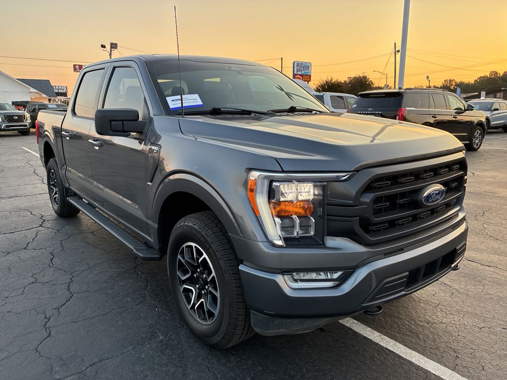 2023 Ford F-150 XLT photo 3