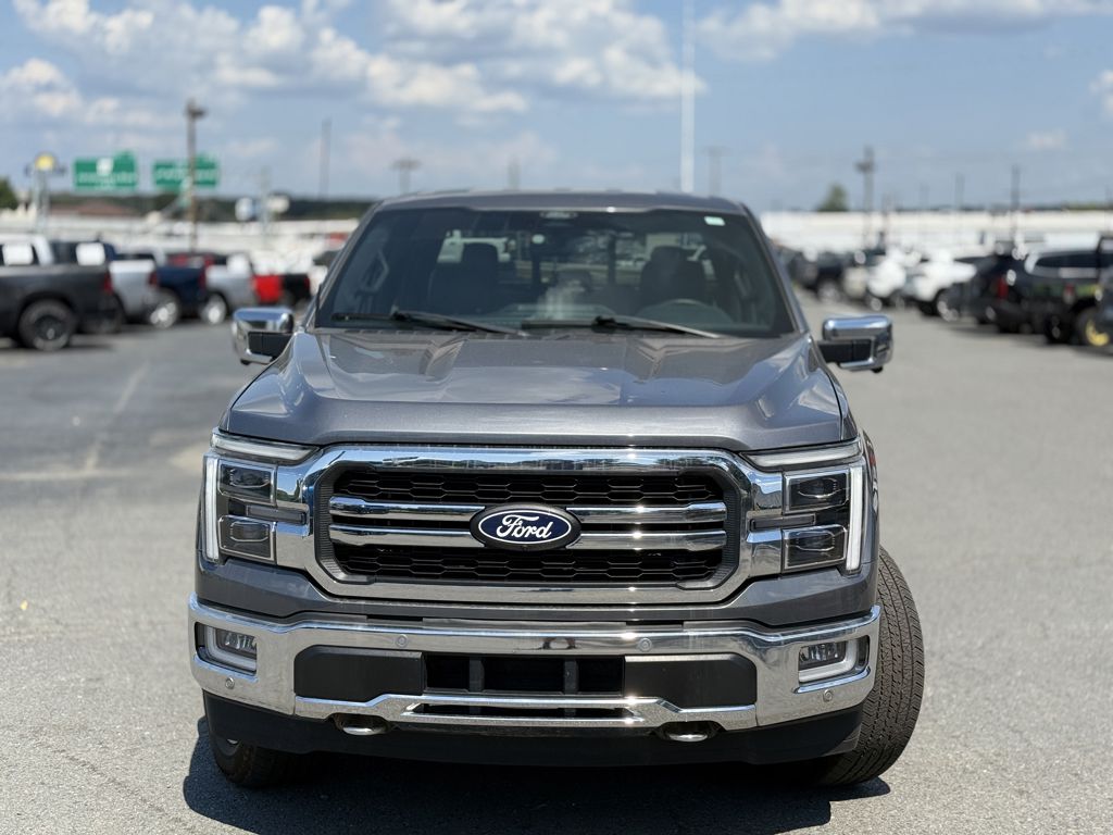 2024 Ford F-150 LARIAT photo 2