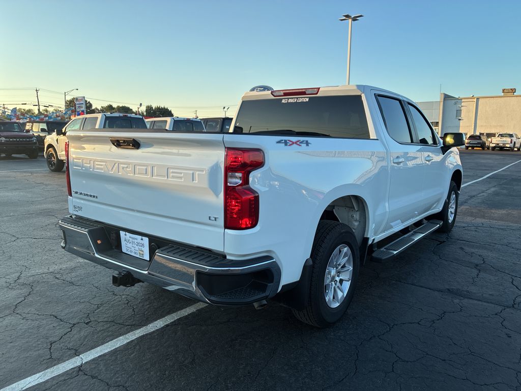 2025 Chevrolet Silverado LT photo 5