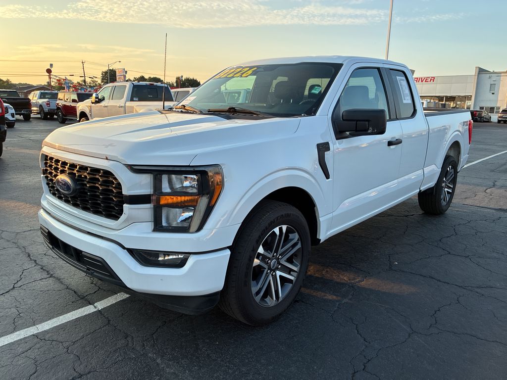2023 Ford F-150 XL photo 1