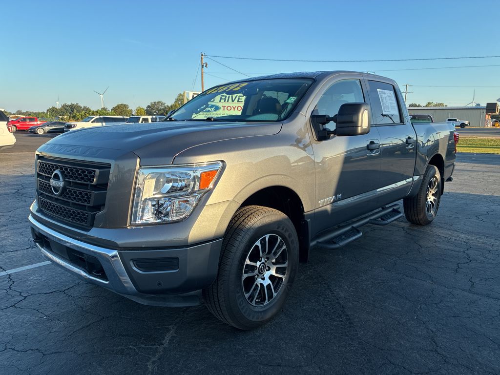 2024 Nissan Titan SV photo 1