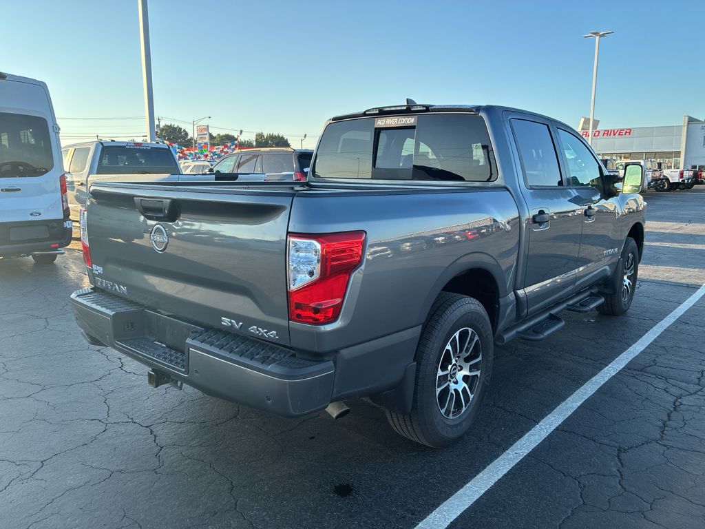 2024 Nissan Titan SV photo 5