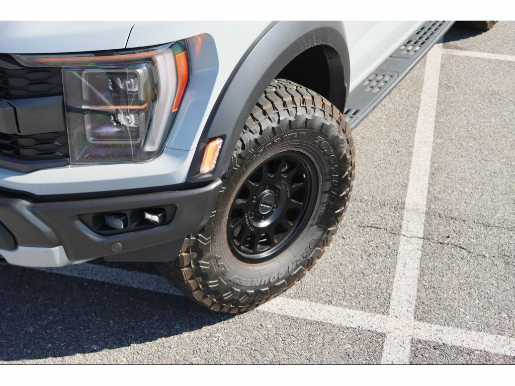 2023 Ford F-150 Raptor photo 3