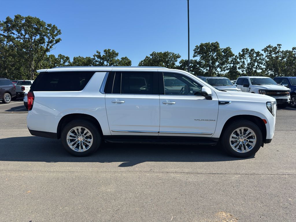 2022 GMC Yukon XL SLT photo 4