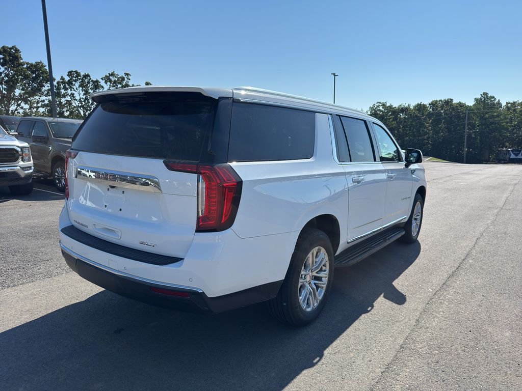 2022 GMC Yukon XL SLT photo 5