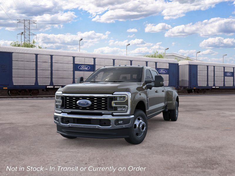 2026 Ford F-350 LARIAT photo 2