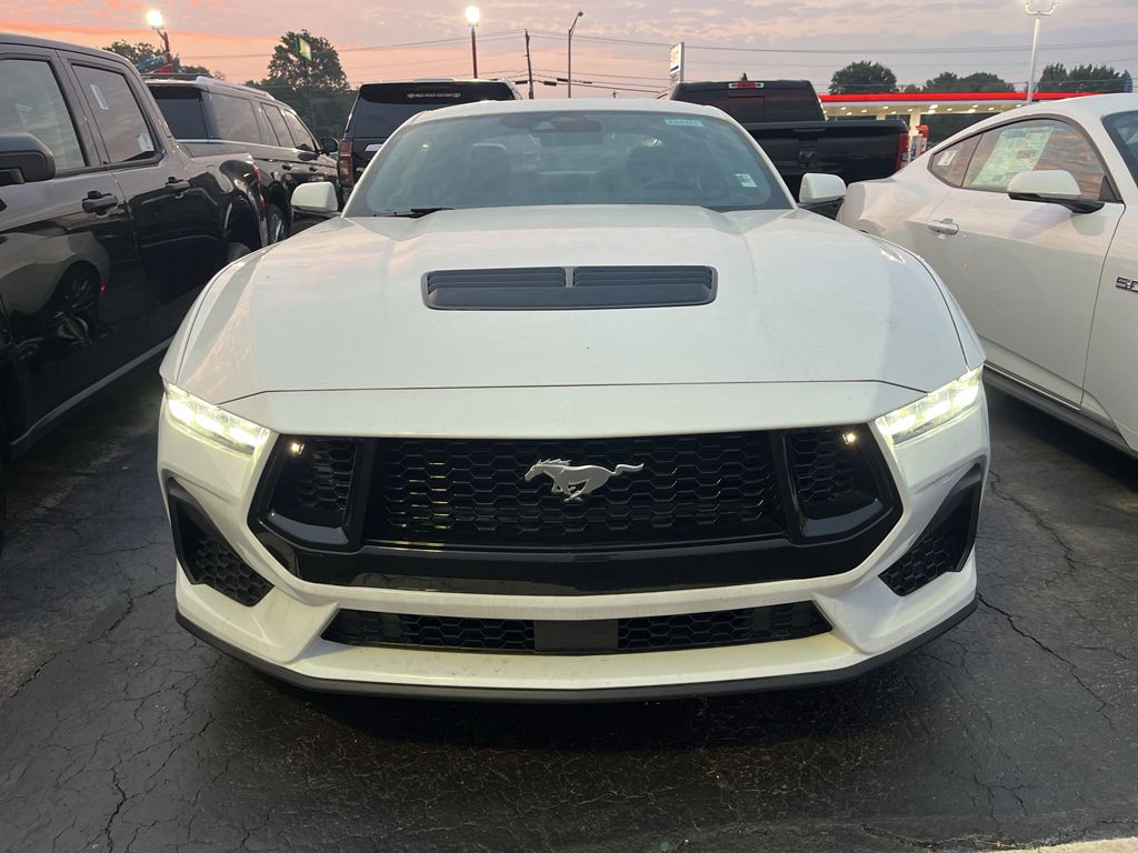 2026 Ford Mustang GT Premium photo 2