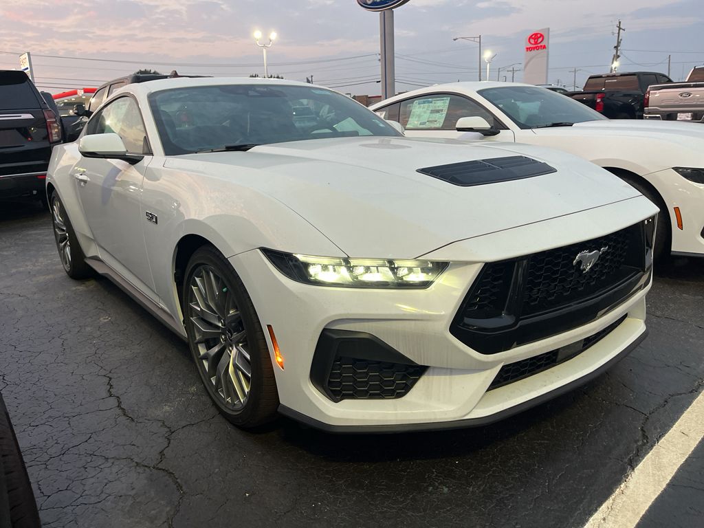 2026 Ford Mustang GT Premium photo 3