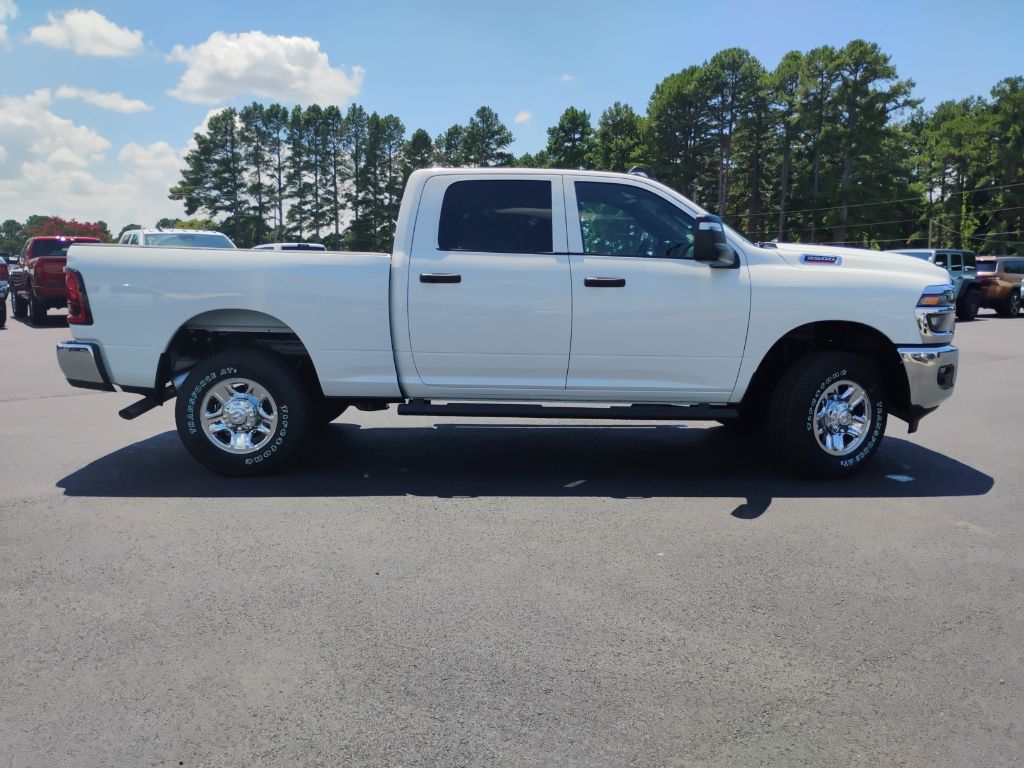2026 Ram 2500 Tradesman photo 4